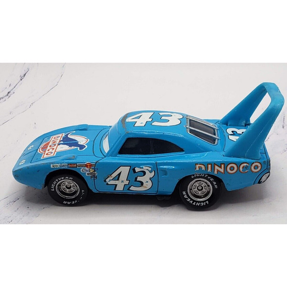 Disney Pixar Cars Strip Weathers AKA The King #43 Plymouth Superbird Diecast - Picture 3 of 7